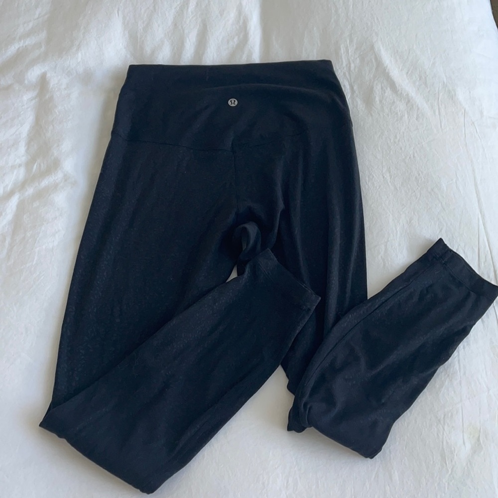 Lululemon size 6 black cheetah print leggings